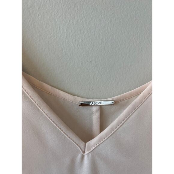 Alexis Camisole Adjustable Spaghetti Straps V-Neck Top Cream Women's Sz XS NWOT - Picture 5 of 8